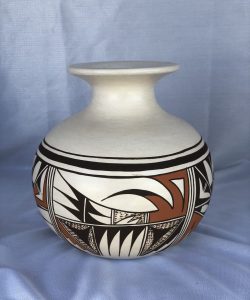 Hopi Pueblo Pottery Olla by Delores roberts Granddaughter of Frog Women